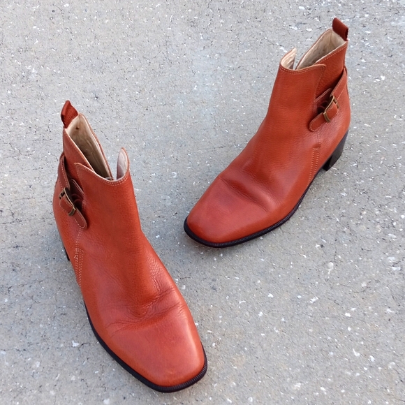 TALBOTS LADIES GENUINE LEATHER  BUCKLED BOOTIES - Picture 15 of 17